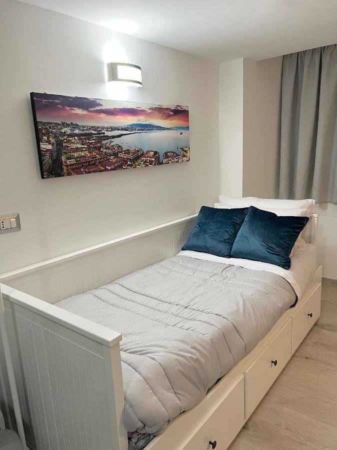 Bed and Breakfast La Casa Di Raffaele Napoli Centro Экстерьер фото